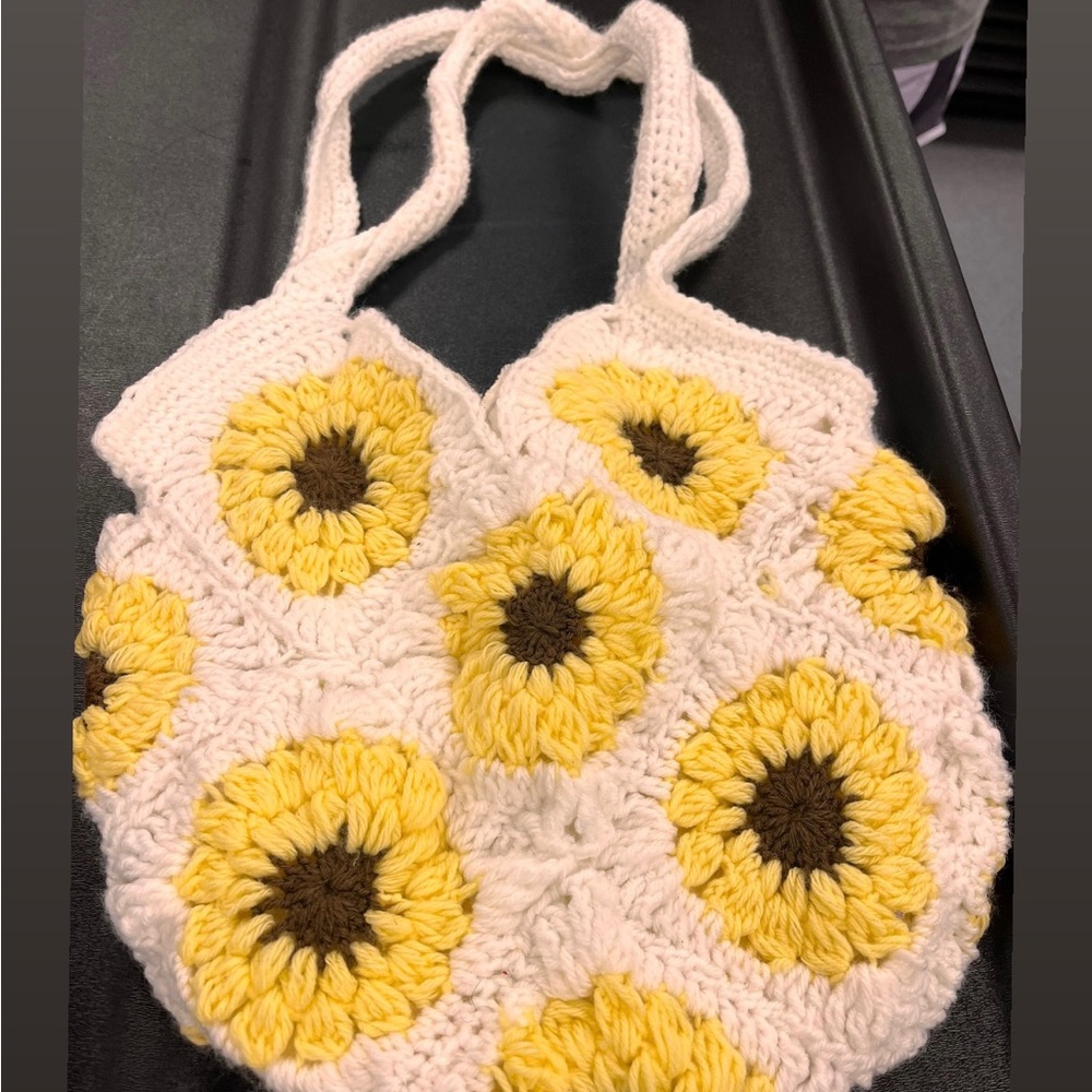 Sunflower crochet bag